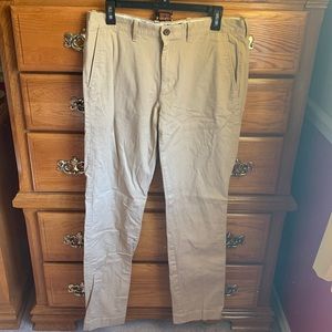 Men’s J Crew Straight Flex 32 x 34 Khaki Chino.